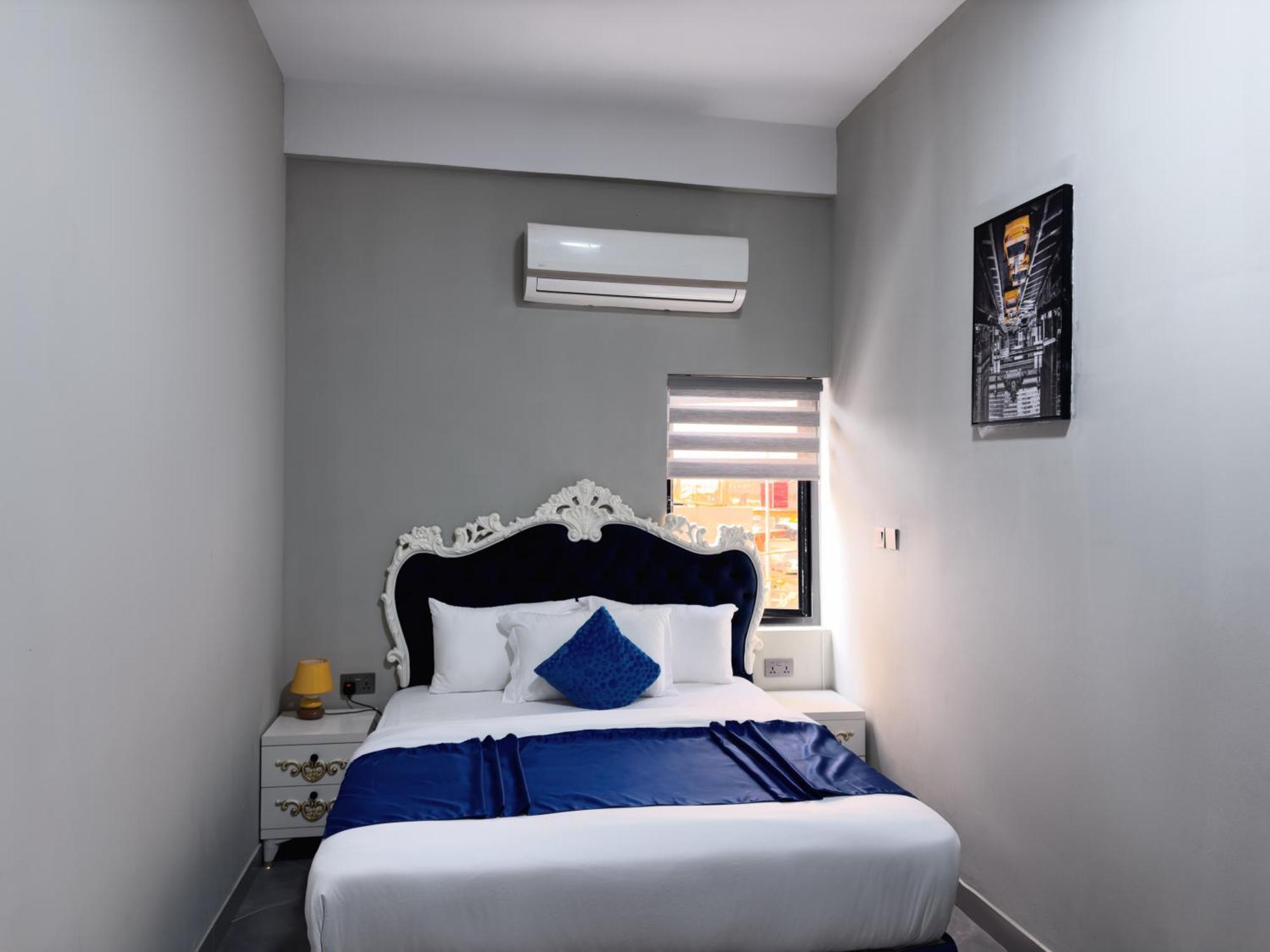 Euro Homes Hotel Accra Buitenkant foto