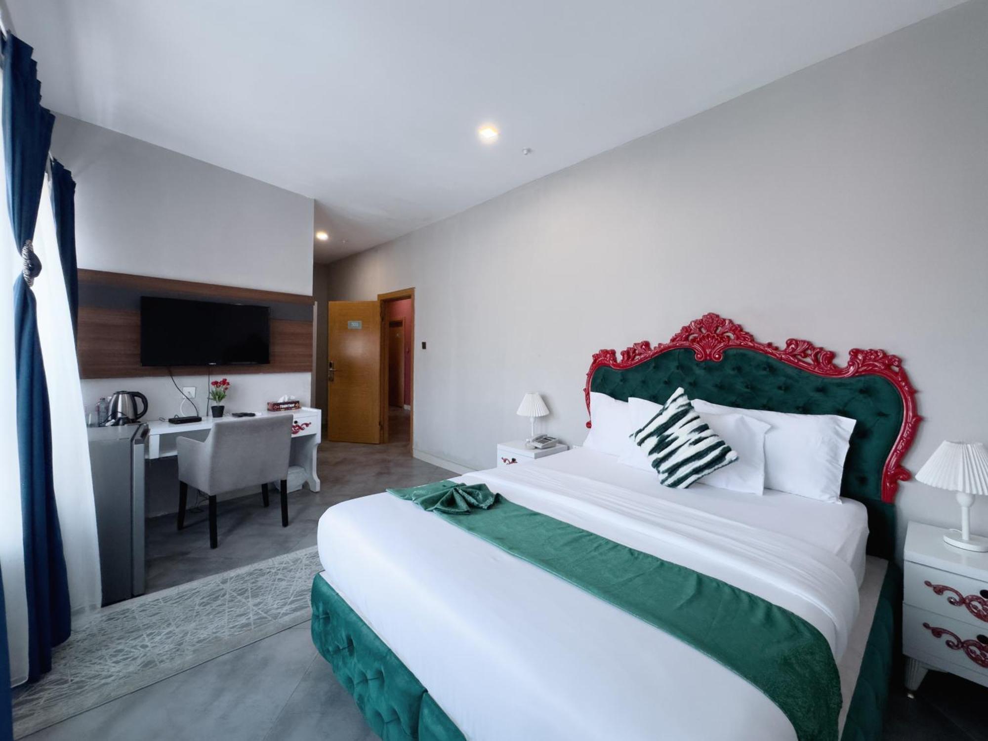 Euro Homes Hotel Accra Buitenkant foto