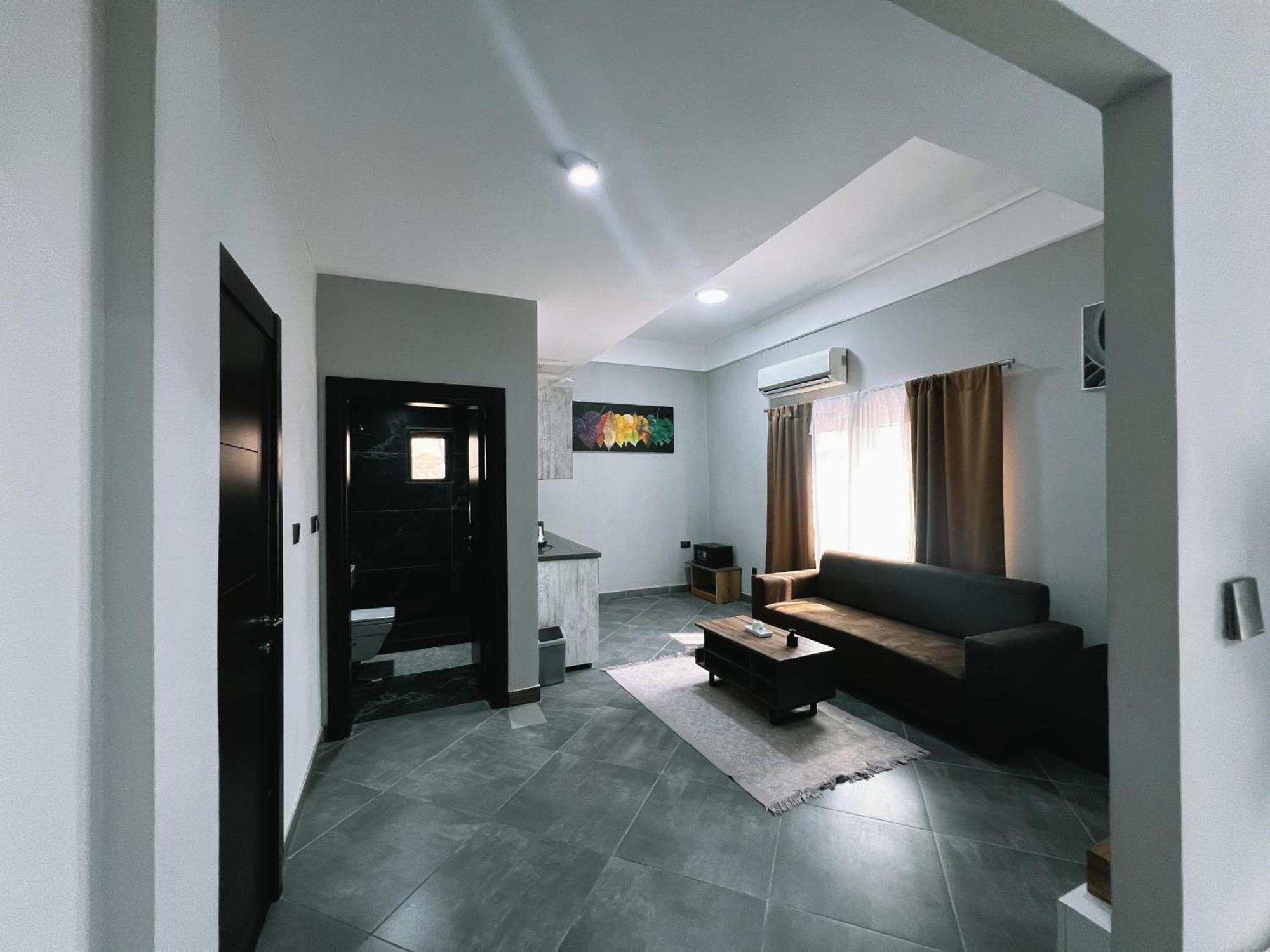 Euro Homes Hotel Accra Buitenkant foto