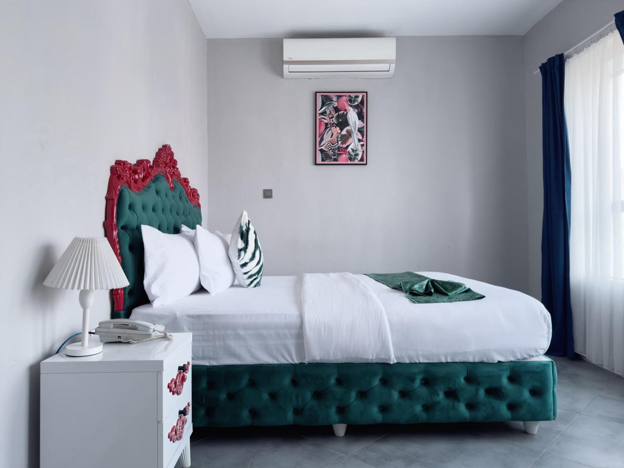 Euro Homes Hotel Accra Buitenkant foto