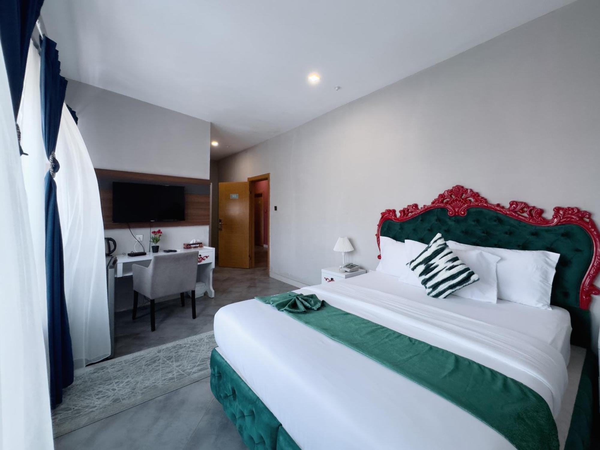 Euro Homes Hotel Accra Buitenkant foto