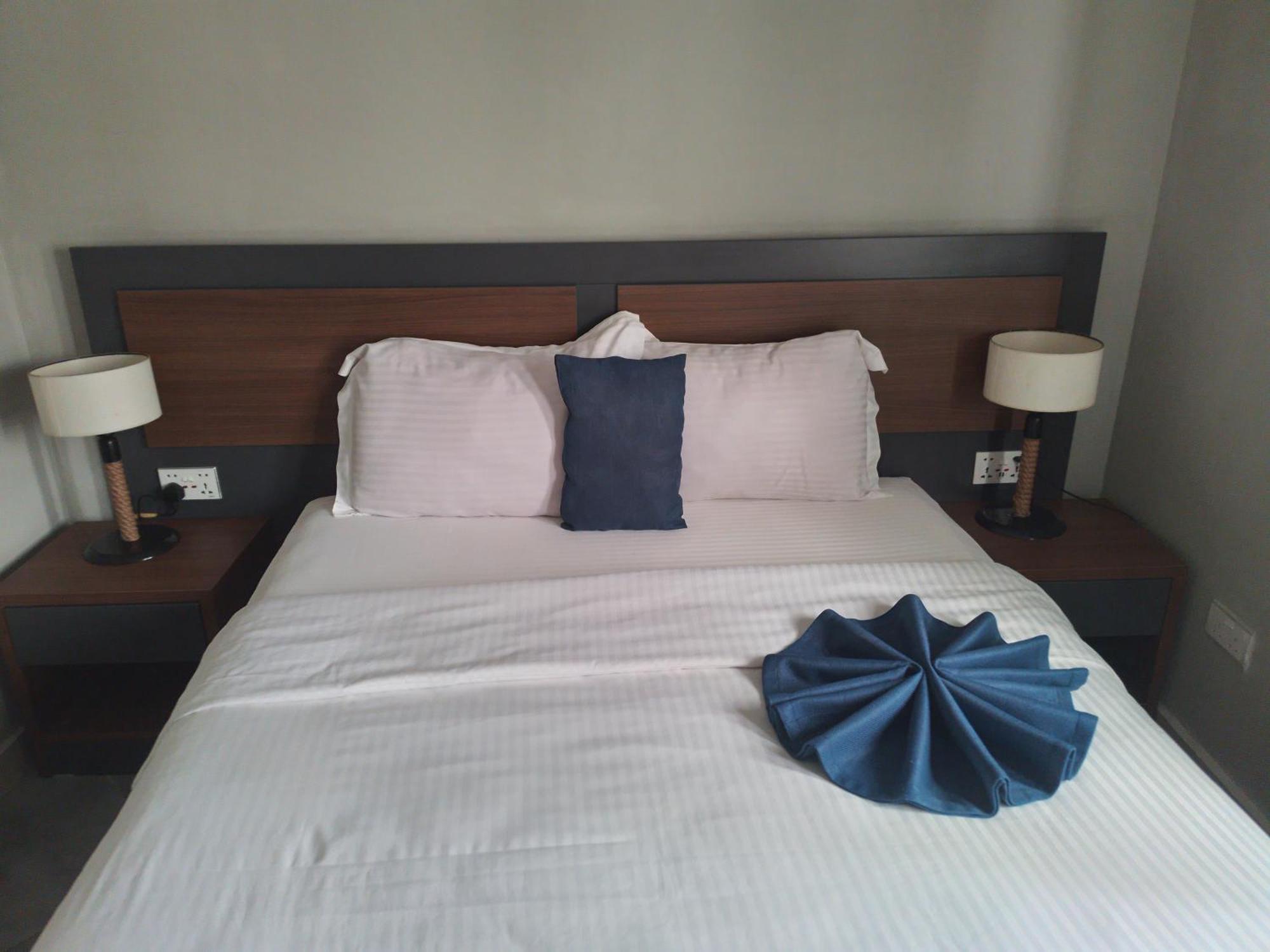 Euro Homes Hotel Accra Buitenkant foto