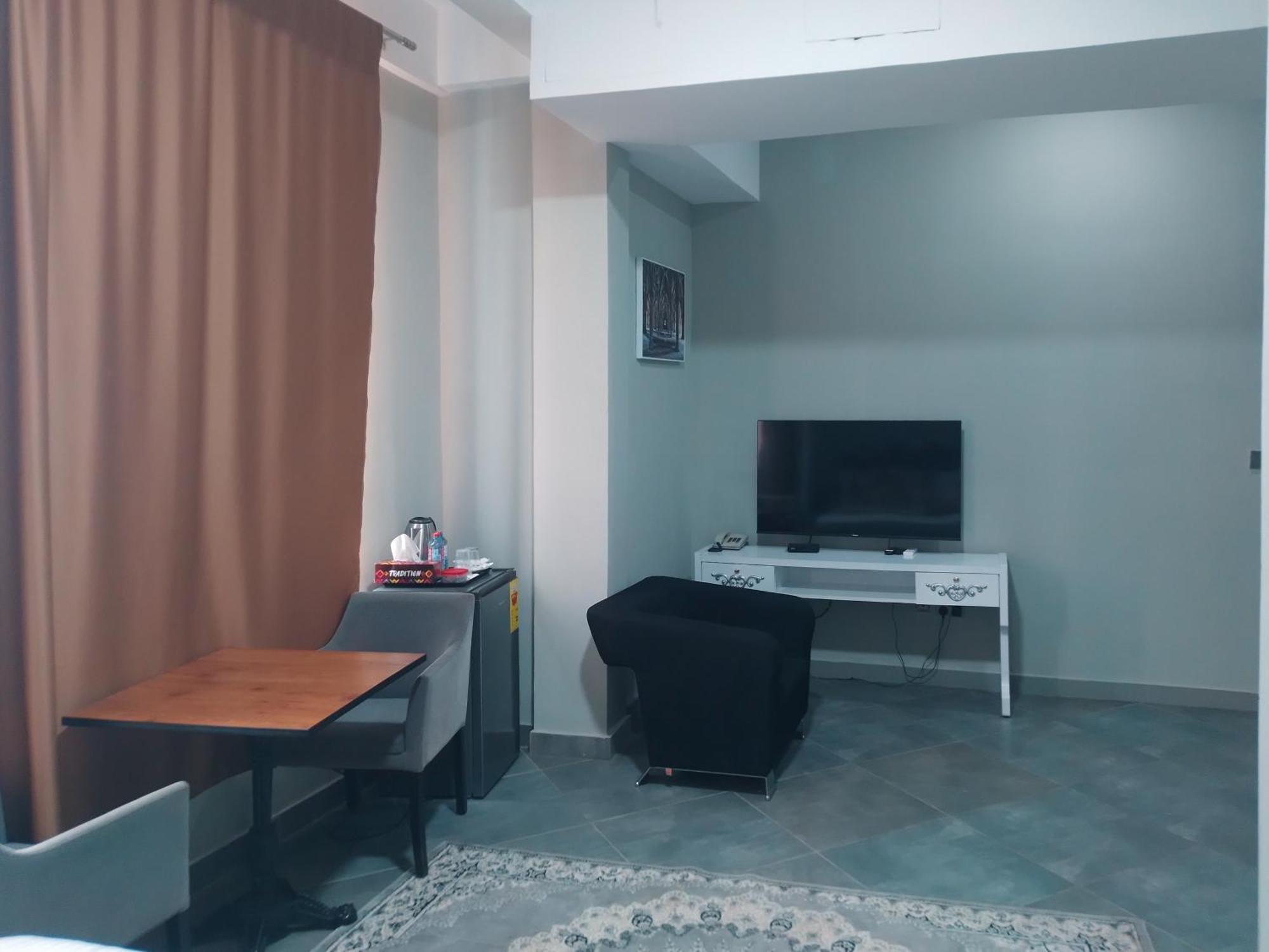 Euro Homes Hotel Accra Buitenkant foto