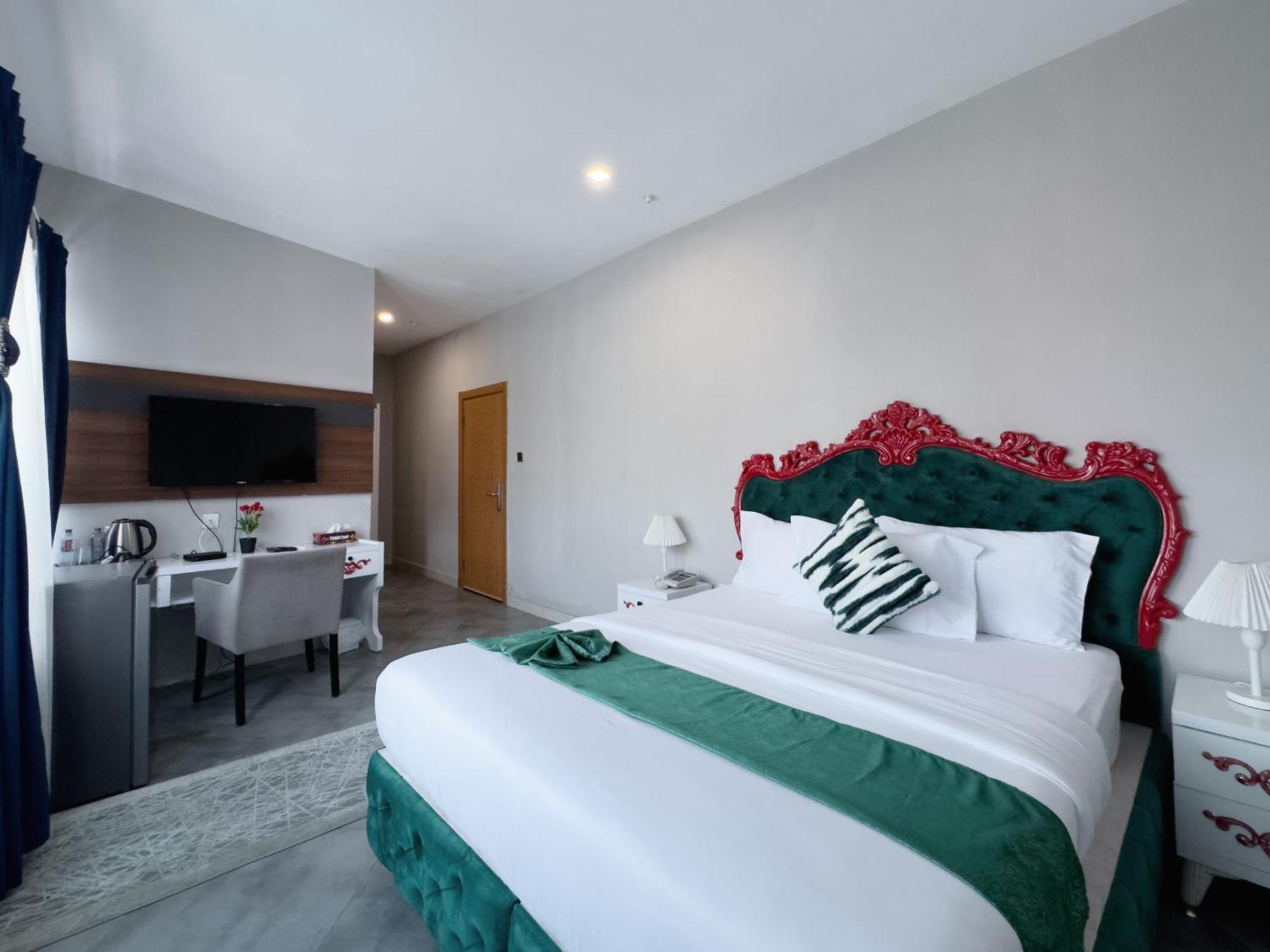 Euro Homes Hotel Accra Buitenkant foto